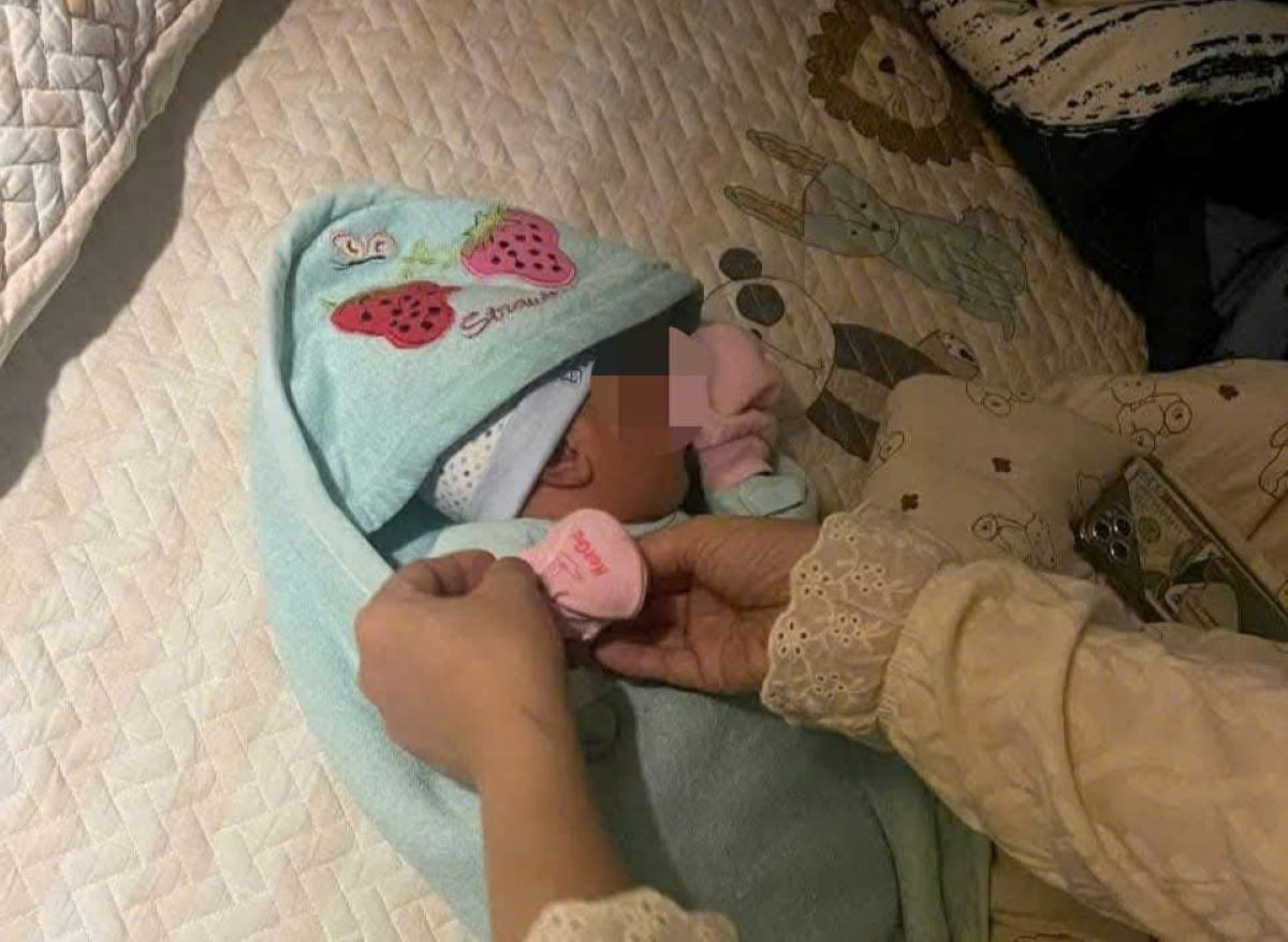 Abandoned baby boy. Photo: H.Nguyen.