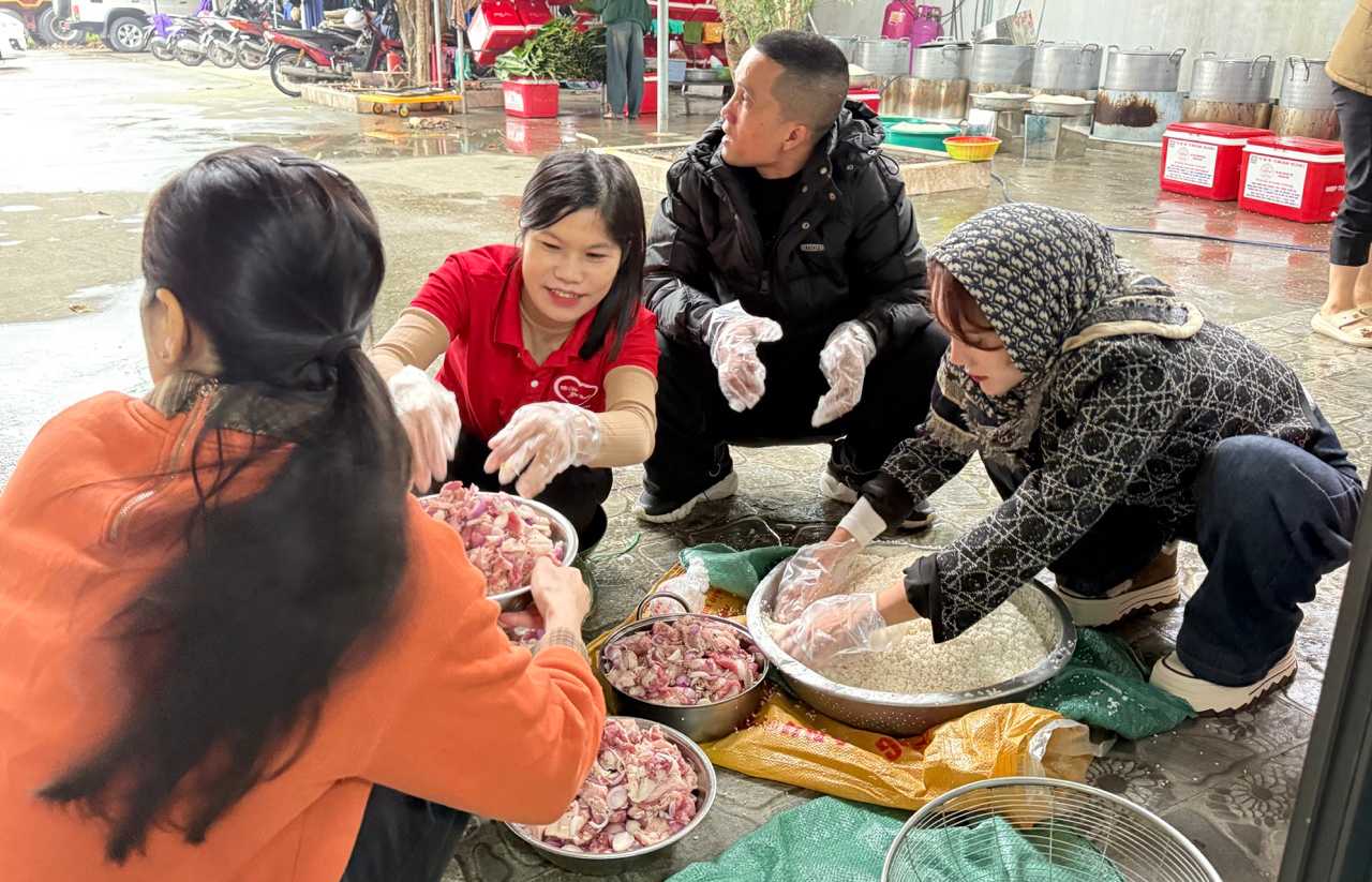 Hanh trinh y nghia cua hoa khoi Tra My. Anh: Nhan vat cung cap.