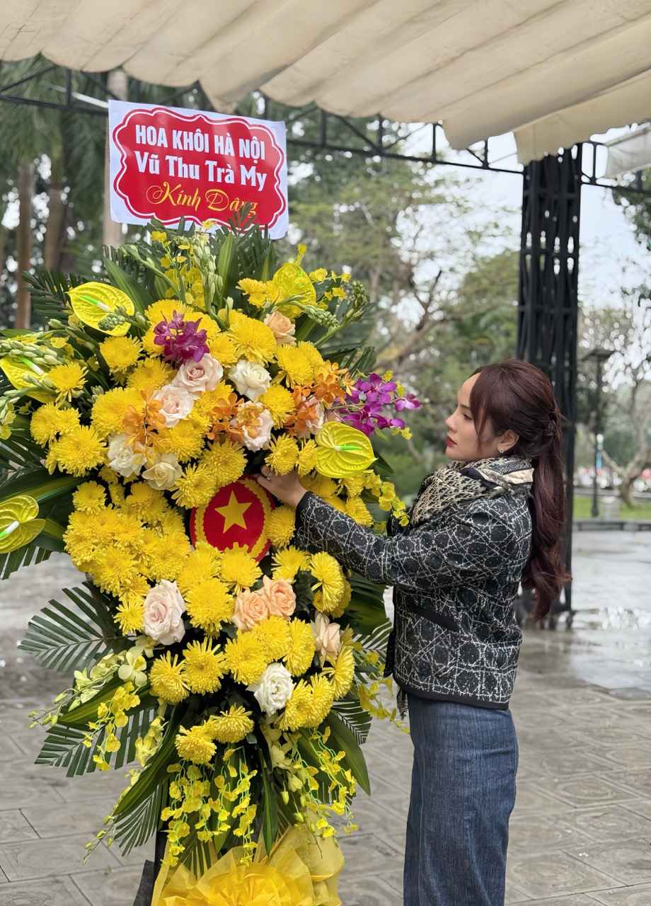 Anh: Nhan vat cung cap.
