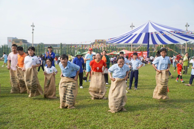 More than 500 children participate in physical training sports programs. Photo: MY DUYEN