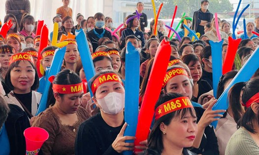 650 công nhân lao động Công ty TNHH M&S Vina tham gia chương trình "Tết sum vầy - Xuân ơn Đảng". Ảnh: Mai Hương