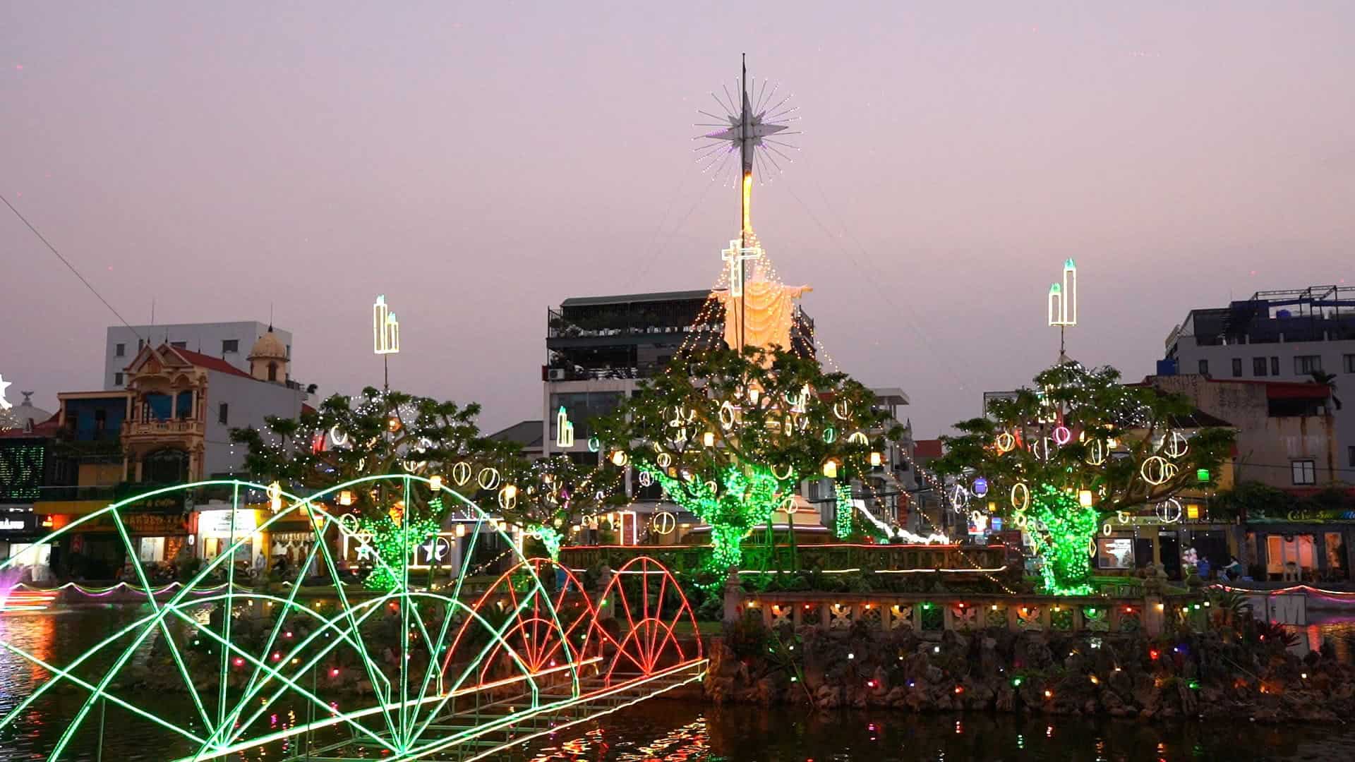 Phat Diem Stone Church, Kim Son District, Ninh Binh, prepares to welcome Christmas 2024. Photo: Nguyen Truong
