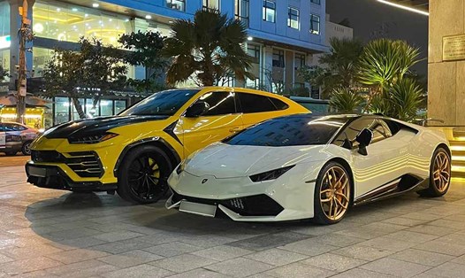 Hai siêu xe gây chú ý khi vừa xuất hiện ở Đà Nẵng là Lamborghini Urus (màu vàng) và Lamborghini Huracan LP610-4 (màu trắng). Ảnh: Nguyễn Khanh
