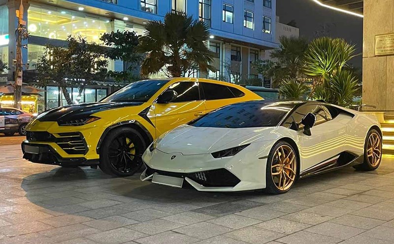 Two supercars that attracted attention when they first appeared in Da Nang were the Lamborghini Urus (yellow) and the Lamborghini Huracan LP610-4 (white). Photo: Nguyen Khanh