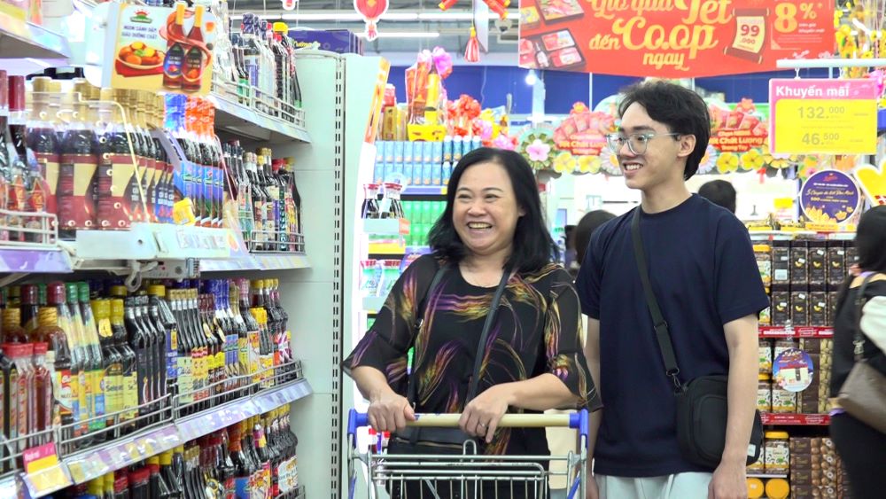 Catching great promotions, Can Tho people hunt for Tet goods early