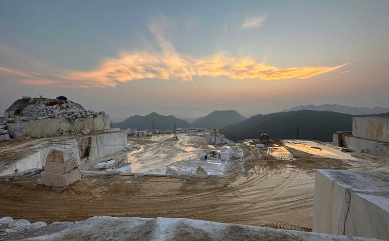 Image of marble quarry in Ban Nghe area, Yen Thang commune, Luc Yen district, Yen Bai province. Photo: Tran Bui