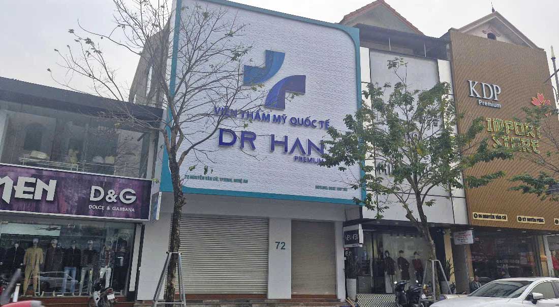 Dr Han Premium beauty salon at 72 Nguyen Van Cu, Vinh City, Nghe An has stopped operating after Lao Dong Newspaper reported it. Photo: Quang Dai
