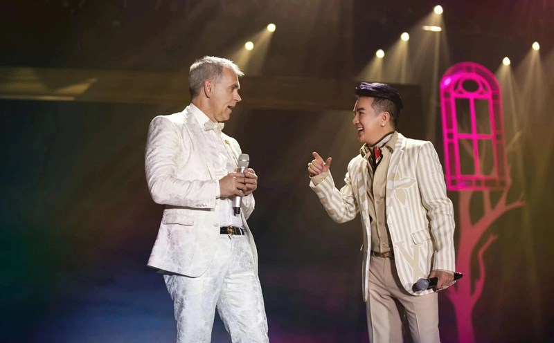 Dam Vinh Hung used to be close to singer Bich Tuyen's husband. Photo: Character provided.