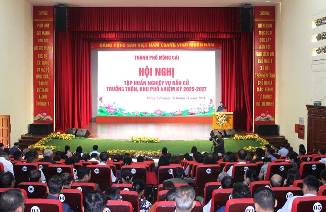Mong Cai City conducts training on election of Village and Ward Chiefs for the 2025-2027 term. Photo: Mong Cai Information Portal