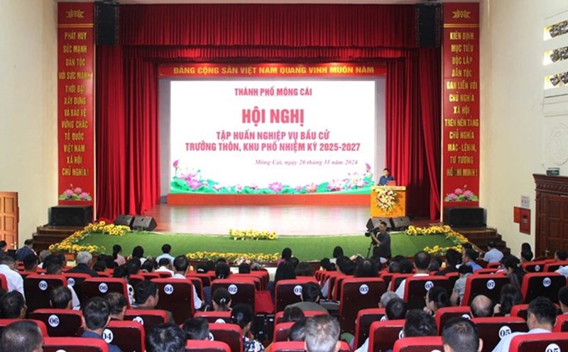 Mong Cai City conducts training on election of Village and Ward Chiefs for the 2025-2027 term. Photo: Mong Cai Information Portal
