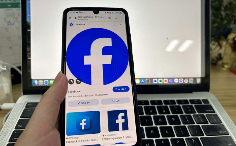 From December 25, only verified accounts can post and share information on social networks. Photo: Pham Dong