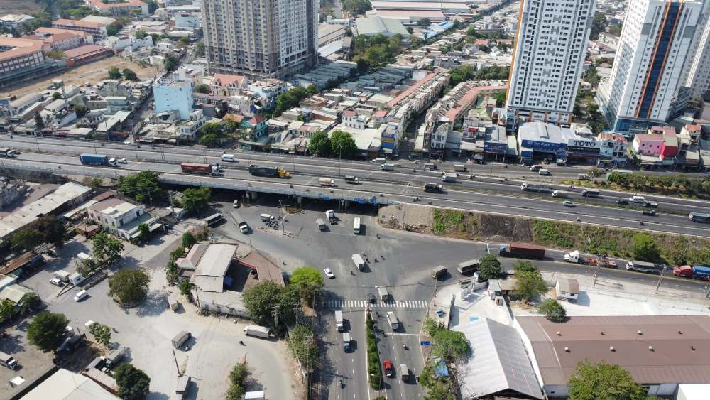 Existing Song Than intersection area. Photo: Dinh Trong