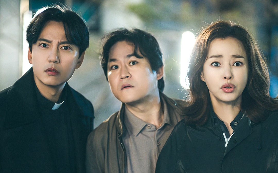 The movie “The Enthusiastic Priest 2” was criticized for stuffing in many unnecessary humorous situations. Photo: Producer