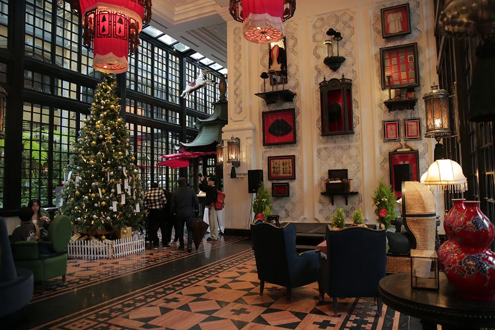 Christmas is as magical as a snowy European land in the Northwest. Photo: Ha Linh