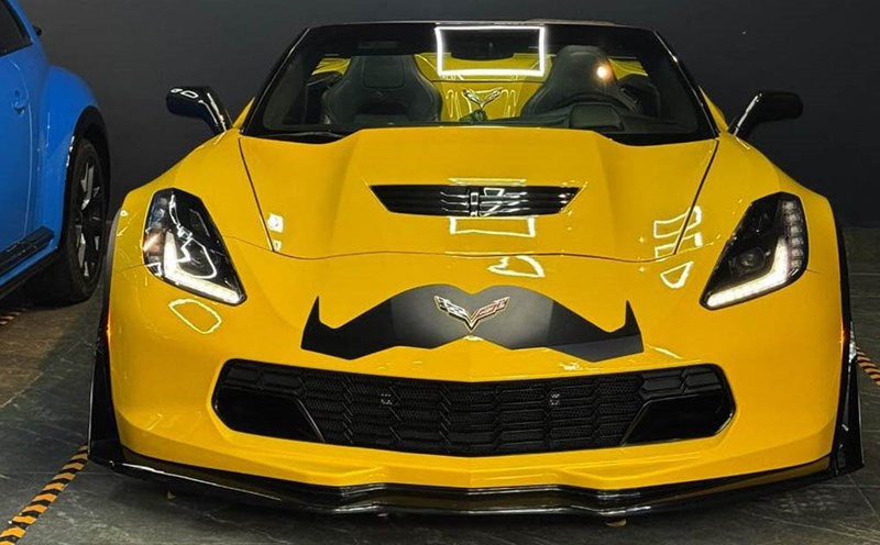 This Chevrolet Corvette Z06 Convertible has a license plate from Can Tho province. Photo: Tu Luong