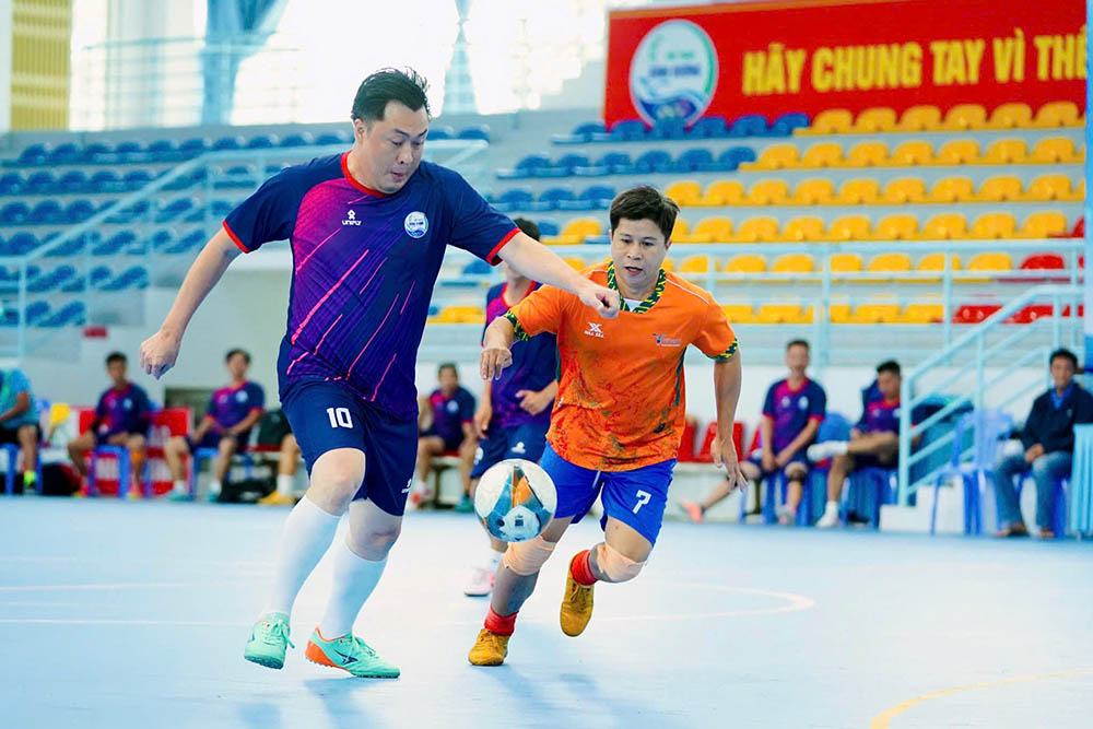 The four-team football tournament Celebrating the Party - Celebrating Spring in Binh Duong was organized by the Trade Union of the Department of Culture, Sports and Tourism of Binh Duong province. Photo: Department of Culture, Sports and Tourism of Binh Duong province