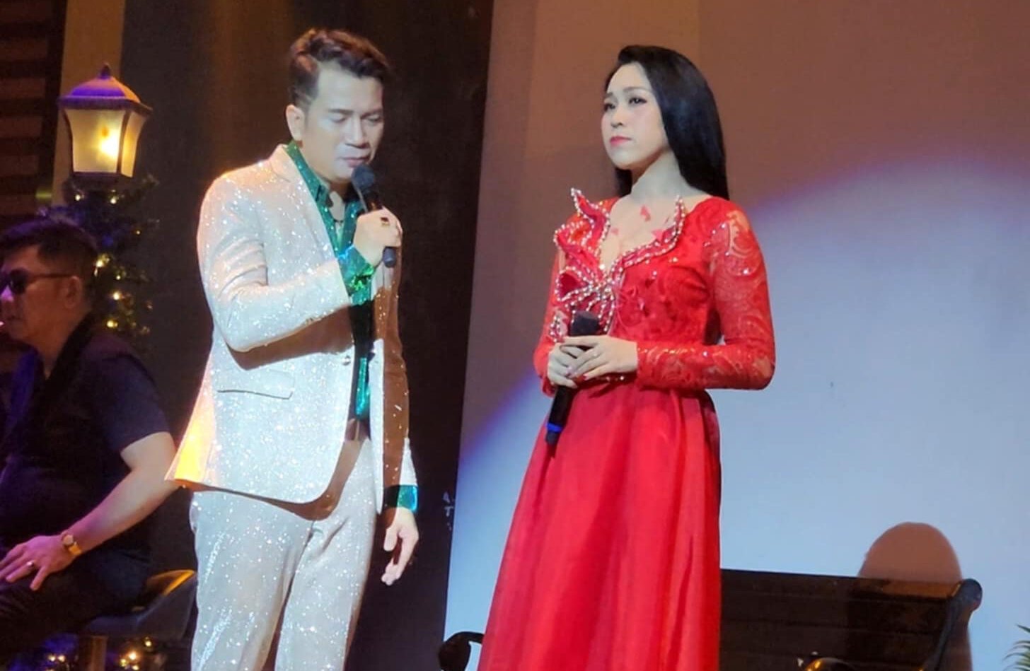 Hong Phuong - Vu Linh's niece sings a duet with Huynh Nhat Huy. Photo: DiPy.