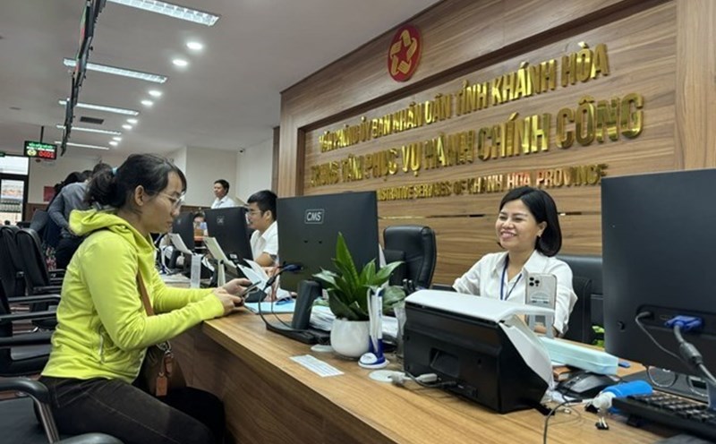 Khanh Hoa province is urgently developing projects to reorganize specialized agencies at the provincial and district levels and public service units under the province. Photo: Huu Long