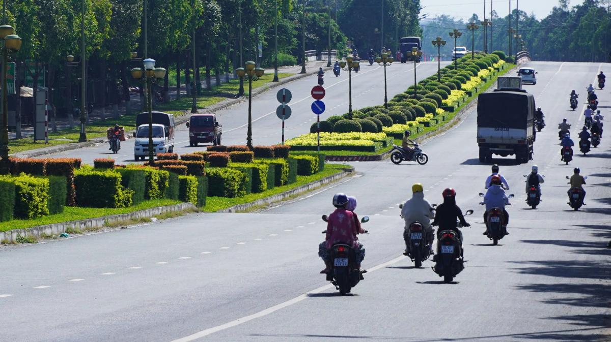 The route connecting Can Tho city center with Can Tho international airport. Photo: Yen Phuong