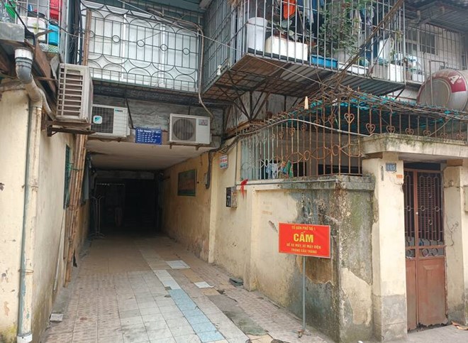 Many old apartment buildings in Hanoi are priced as expensive as apartments. Photo: Thu Giang