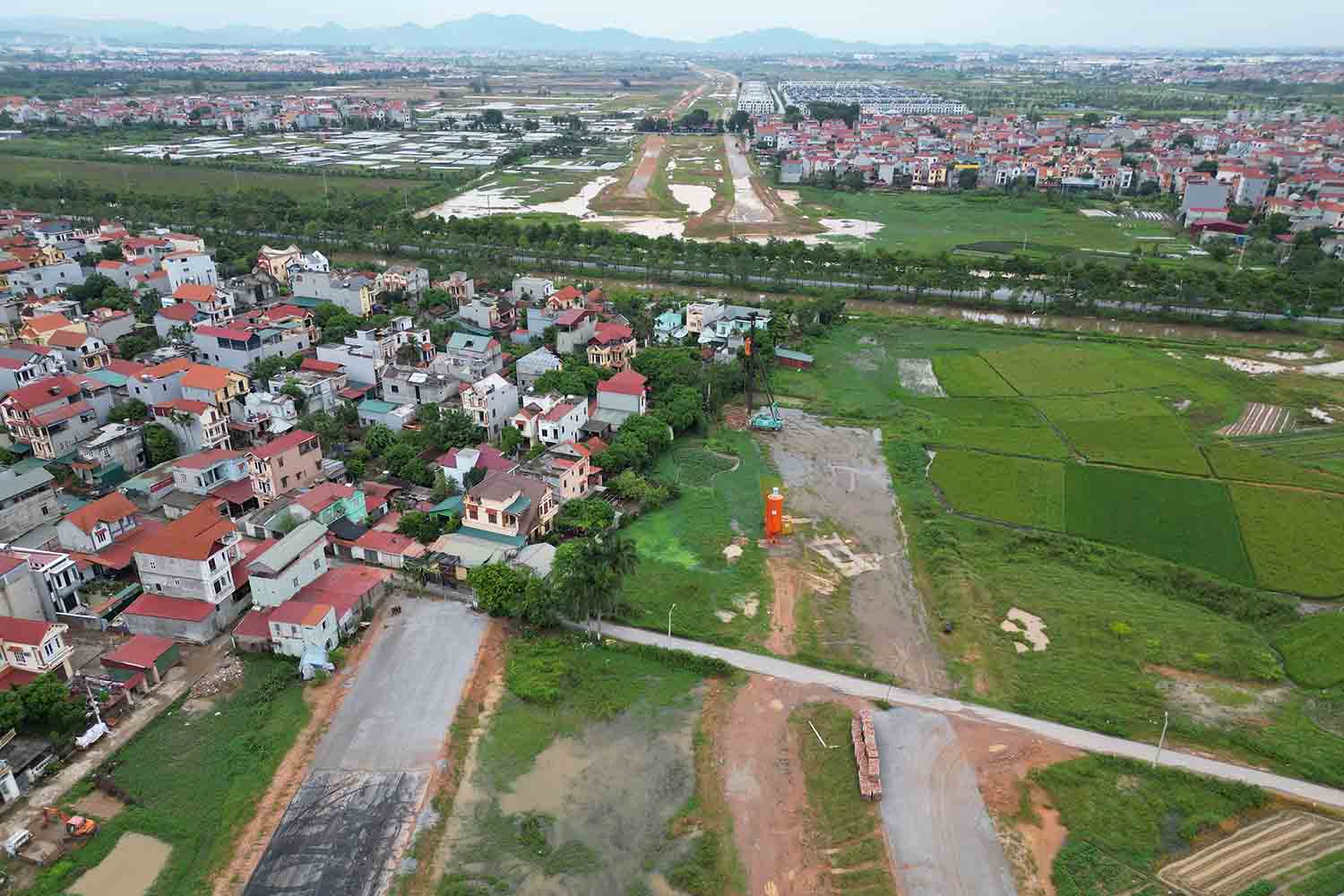 Bảng giá đất mới nhất tại huyện Mê Linh, Hà Nội. Ảnh: Hữu Chánh