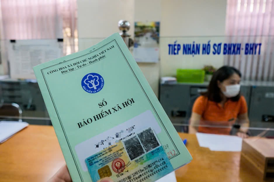 Thanks to digital transformation, transactions at the Hanoi Employment Service Center are faster and more convenient. Photo: Thu Hang