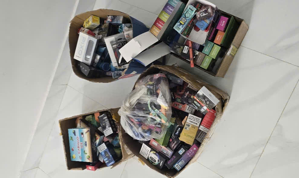 Sản phẩm thuốc lá nhập lậu cơ quan chức năng thu giữ được. Ảnh. Lam Hồng