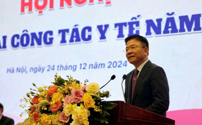 Deputy Prime Minister Le Thanh Long speaks at the health sector conference. Photo: Tuan Dung