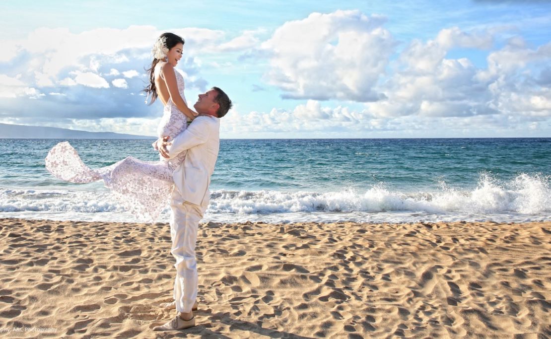 Vợ chồng Gerard - Bích Tuyền trước lùm xùm với Đàm Vĩnh Hưng. Ảnh: A&C Photography/weddingstylemagazine