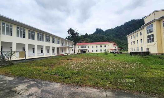 Bệnh viện trăm tỉ tại huyện nghèo nhất Tuyên Quang nhiều năm bỏ không quá nửa số hạng mục.