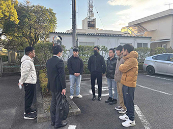 The labor management board in Japan discussed with the workers about the incident. Photo: Provided by the labor management board in Japan