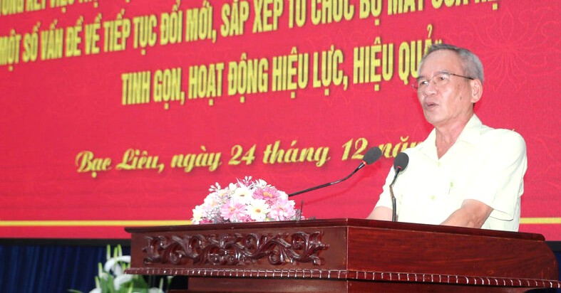 Secretary of Bac Lieu Provincial Party Committee Lu Van Hung suggested getting ready for the apparatus arrangement. Photo: Nhat Ho