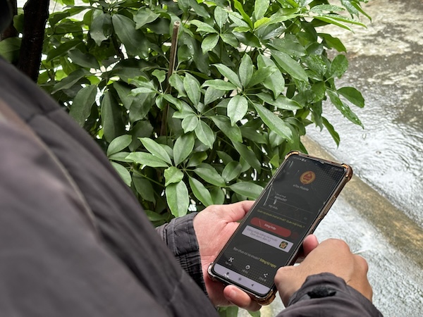 Người dân Cẩm Lệ - Hòa Vang, Đà Nẵng không cần đến trụ sở cơ quan thuế vẫn có thể thực hiện các thủ tục thuế. Ảnh: Nguyễn Linh