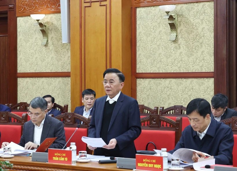 Mr. Tran Cam Tu - Politburo member, Standing member of the Secretariat, Chairman of the Central Inspection Commission - spoke at a working session related to the arrangement and streamlining of the apparatus. Photo: Thong Nhat/VNA