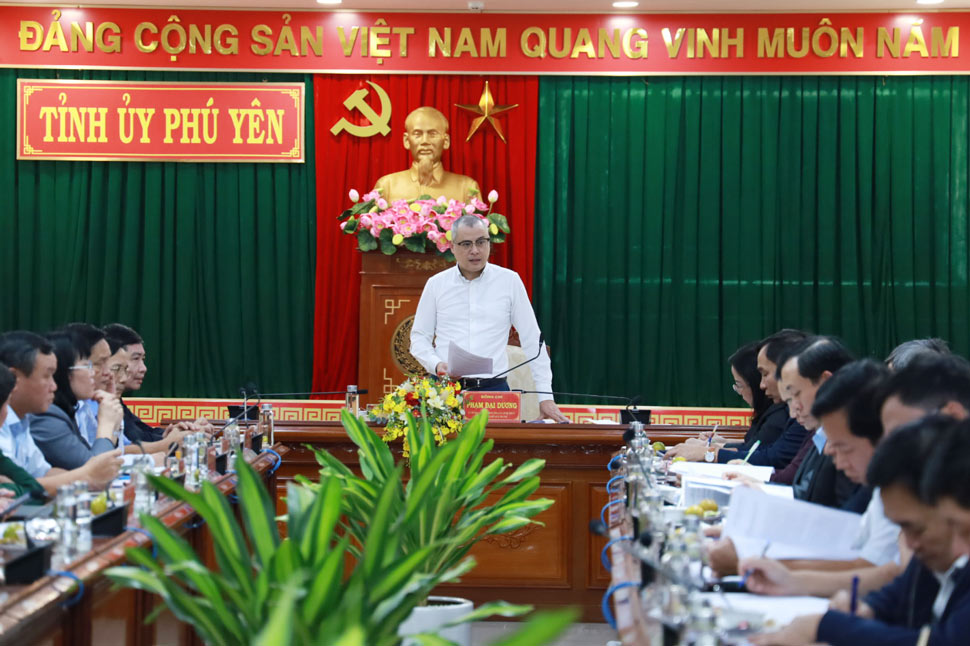 Phu Yen Provincial Party Secretary Pham Dai Duong directs the work of restructuring the provincial apparatus. Photo: Xuan Hinh