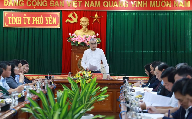 Phu Yen Provincial Party Secretary Pham Dai Duong directs the work of restructuring the provincial apparatus. Photo: Xuan Hinh