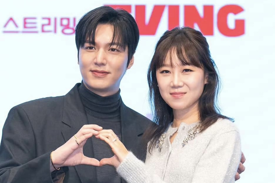 Lee Min Ho and Gong Hyo Jin. Photo: Naver