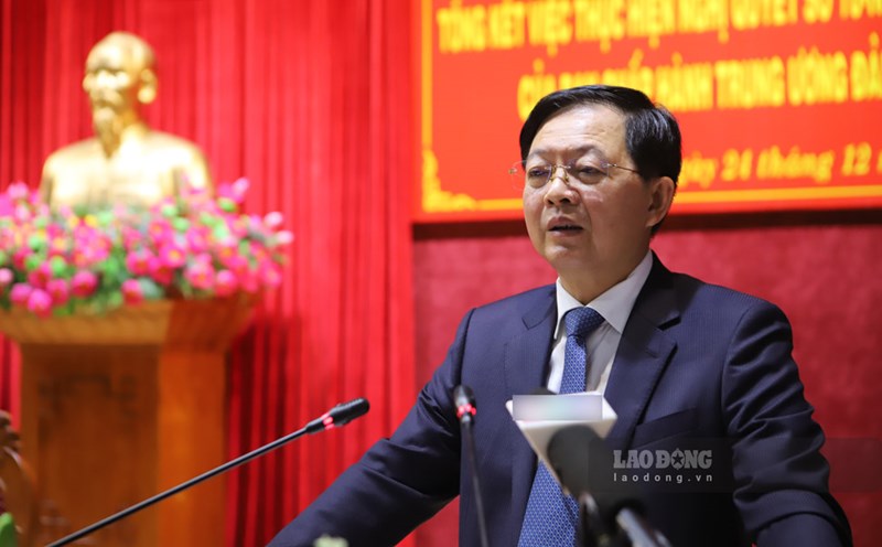 Binh Dinh Provincial Party Secretary Ho Quoc Dung talks about the organization arrangement at the conference. Photo: Phuong Thao