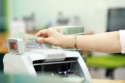 Many people in a company of the Ministry of Transport have a salary of over 1 billion VND/year. Photo: Hai Nguyen