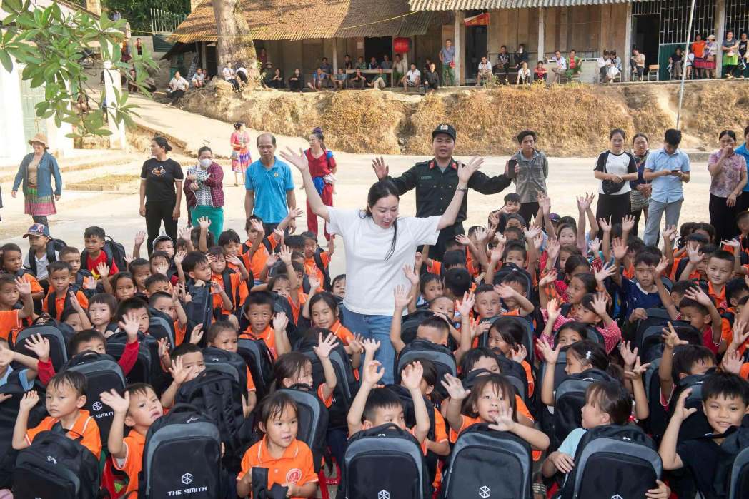 Vietnam Smile Project supports children in mountainous areas with the support of The Smith Company. Photo: Organizing Committee
