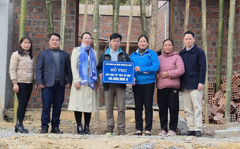 Trade unions at all levels in Cao Bang province have supported union members in building new houses. Photo: Provided by the unit.