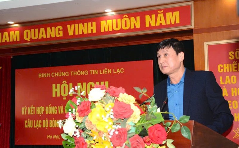 Coach Pham Van Long officially leads the women's volleyball team of the Information Corps. Photo: Hoang Hue