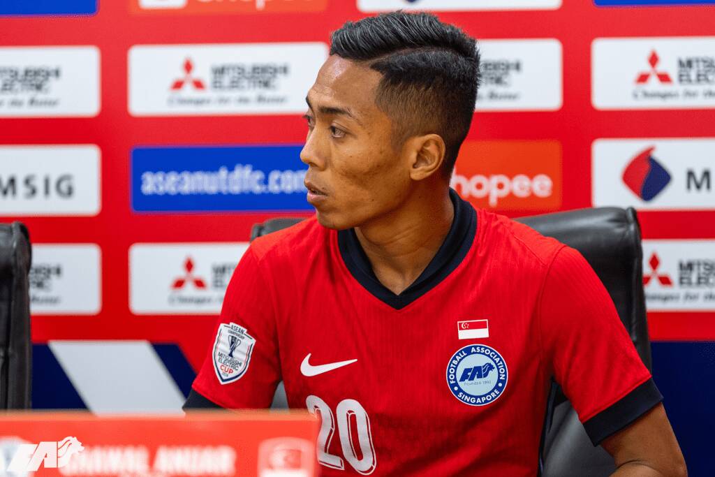 Shawal Anuar (sinh nam 1991): Anuar dang la cau thu ghi nhieu ban thang nhat tai ASEAN Cup 2024 voi 4 ban thang. Tien dao dang khoac ao Kedah Darul Aman tai Malaysia co toc do tot, xu li bong lat leo va nhay cam voi ban thang. Anh se la moi de doa thuong truc doi voi cac hau ve tuyen Viet Nam.