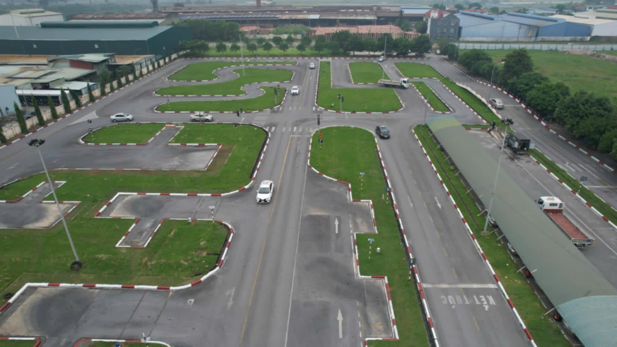 Tay Ninh will set a quota of 100 cars for each unit to teach driving. Illustration: Xuyen Dong