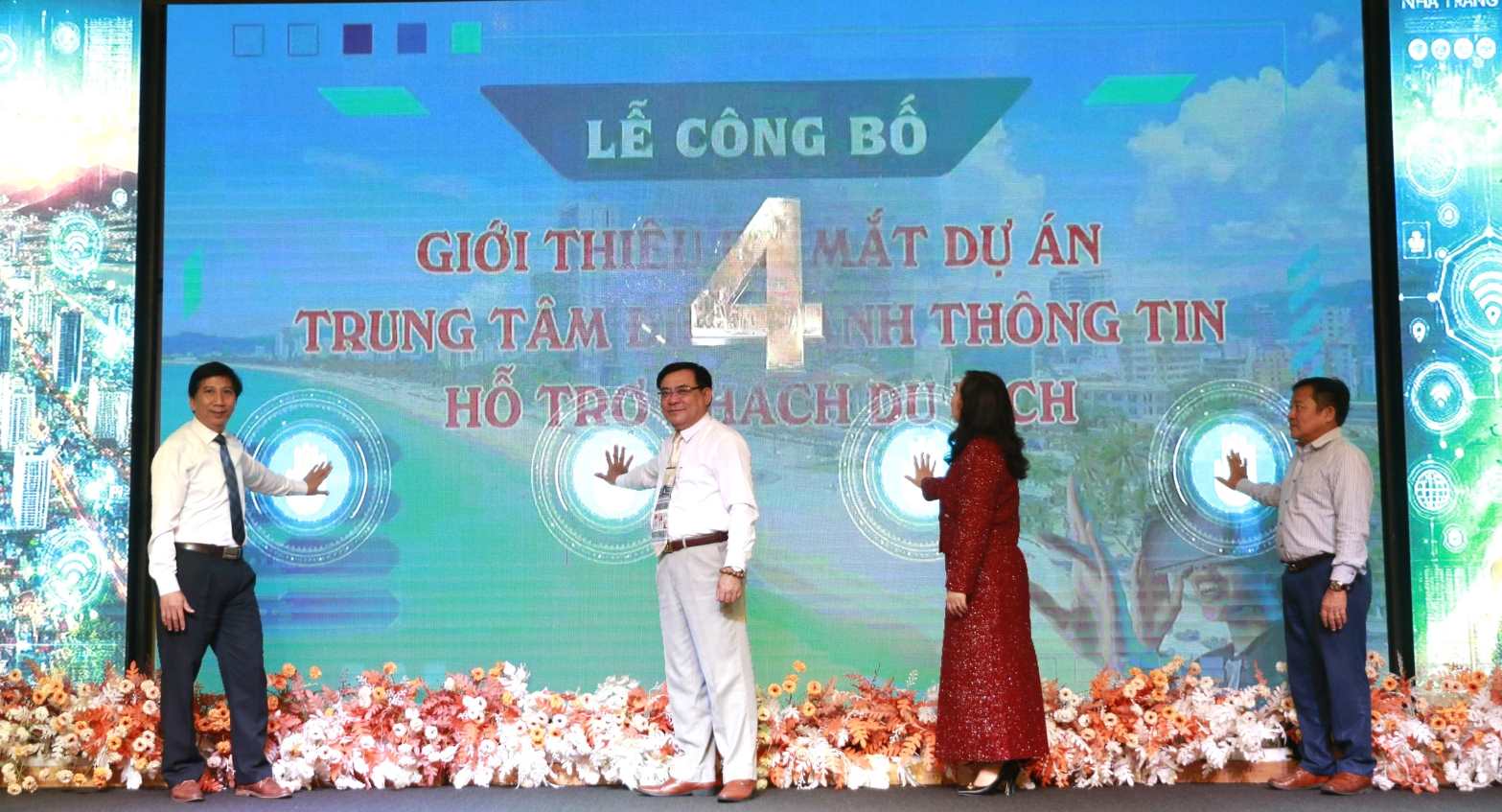 Khanh Hoa province's tourist information and support center was officially activated from December 25. Photo: Phuong Linh