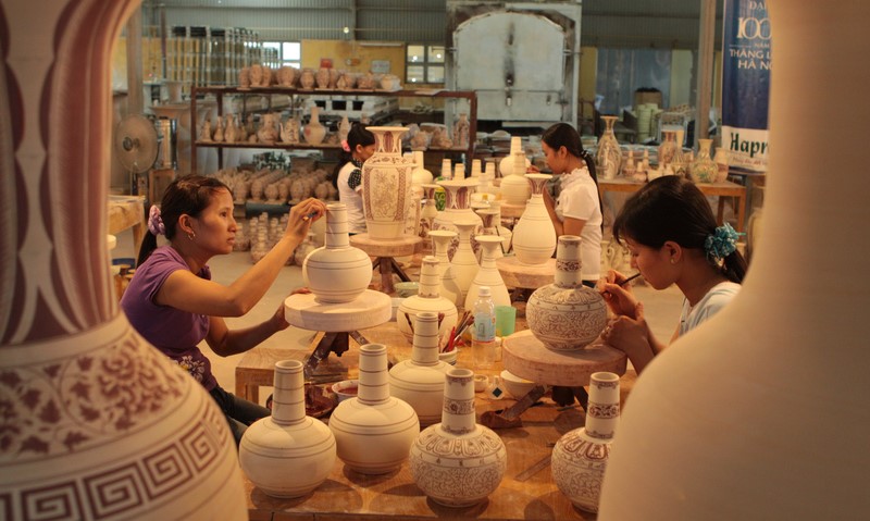 Hai Duong has just awarded the title of Artisan to 9 individuals. Photo: Hai Duong Provincial Portal