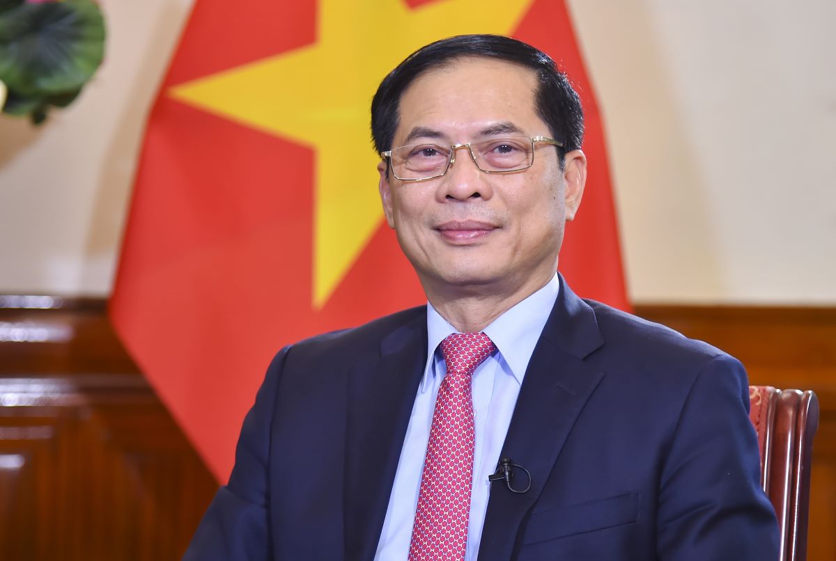 Deputy Prime Minister and Minister of Foreign Affairs Bui Thanh Son spoke to the press about the United Nations Convention against Cybercrime to be opened for signing in Vietnam. Photo: Ministry of Foreign Affairs