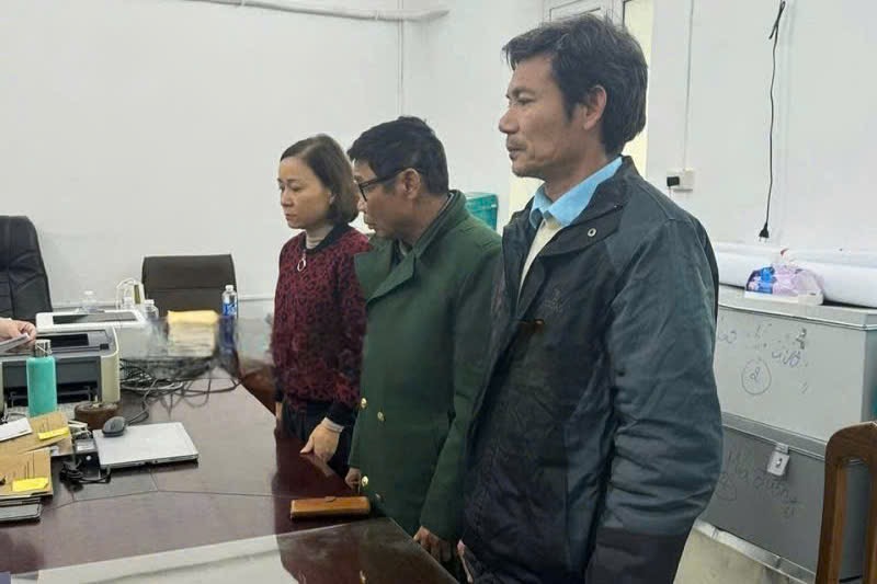 3 bị can vừa bị khởi tố gồm Vũ Thị Ngọc, Bùi Văn Thiện, Lê Tiến Yên (từ trái sang). Ảnh: Công an tỉnh Hòa Bình