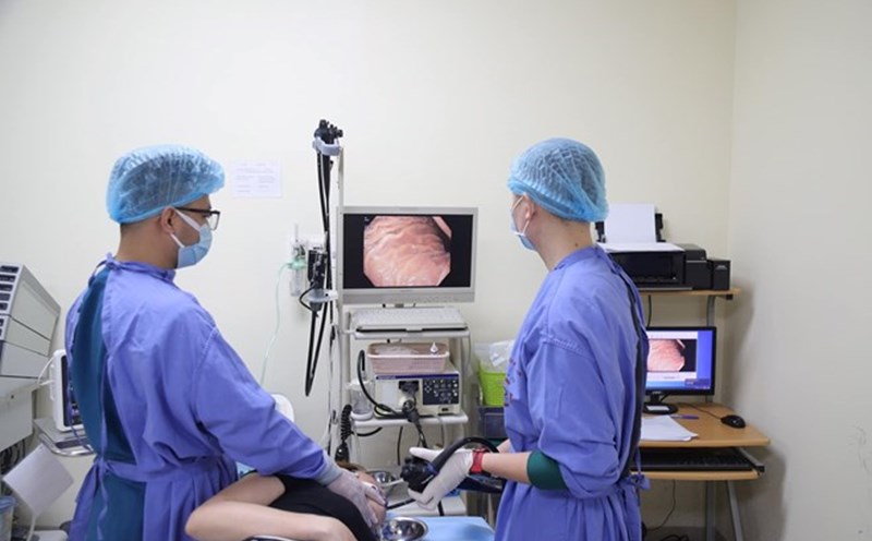 The Ministry of Health has issued Joint Circular No. 10/2015 regulating codes and professional titles of doctors, preventive medicine doctors, and paramedics. Photo: Tran Ha