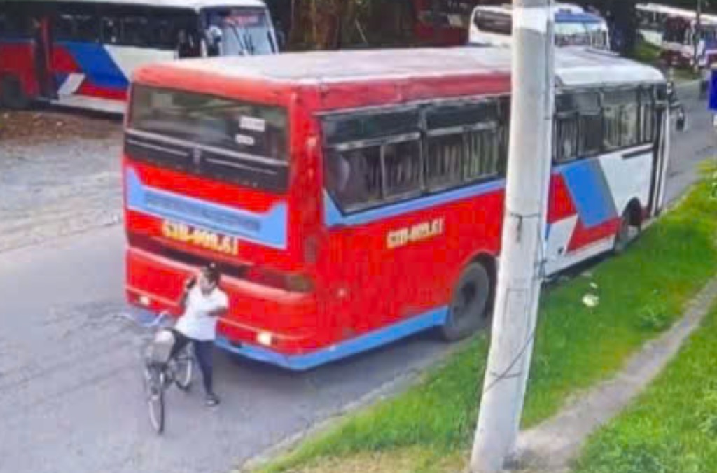 Image of traffic accident that killed a female worker. Photo: Cut from clip